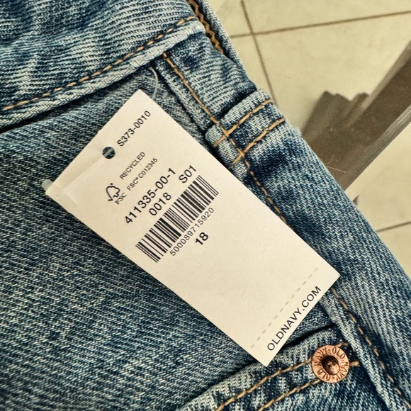 Higher High Rise Old Navy Jean Skirt. Size 18 - Picture 4 of 4